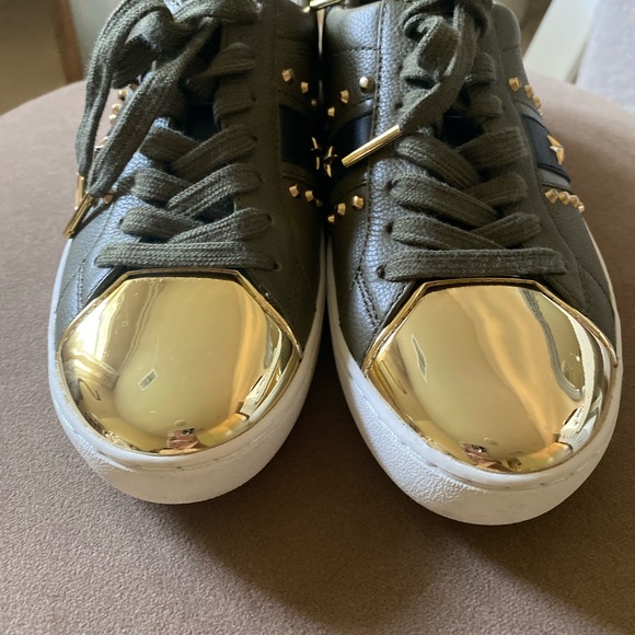 Michael Kors leather sneakers 💚💚 - Picture 4 of 6